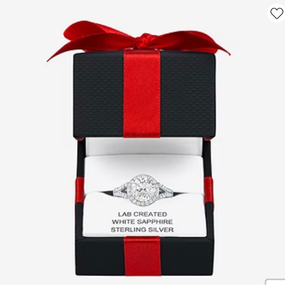 A White Sapphire lab created Sterling Silver ring - Picture 3 of 4